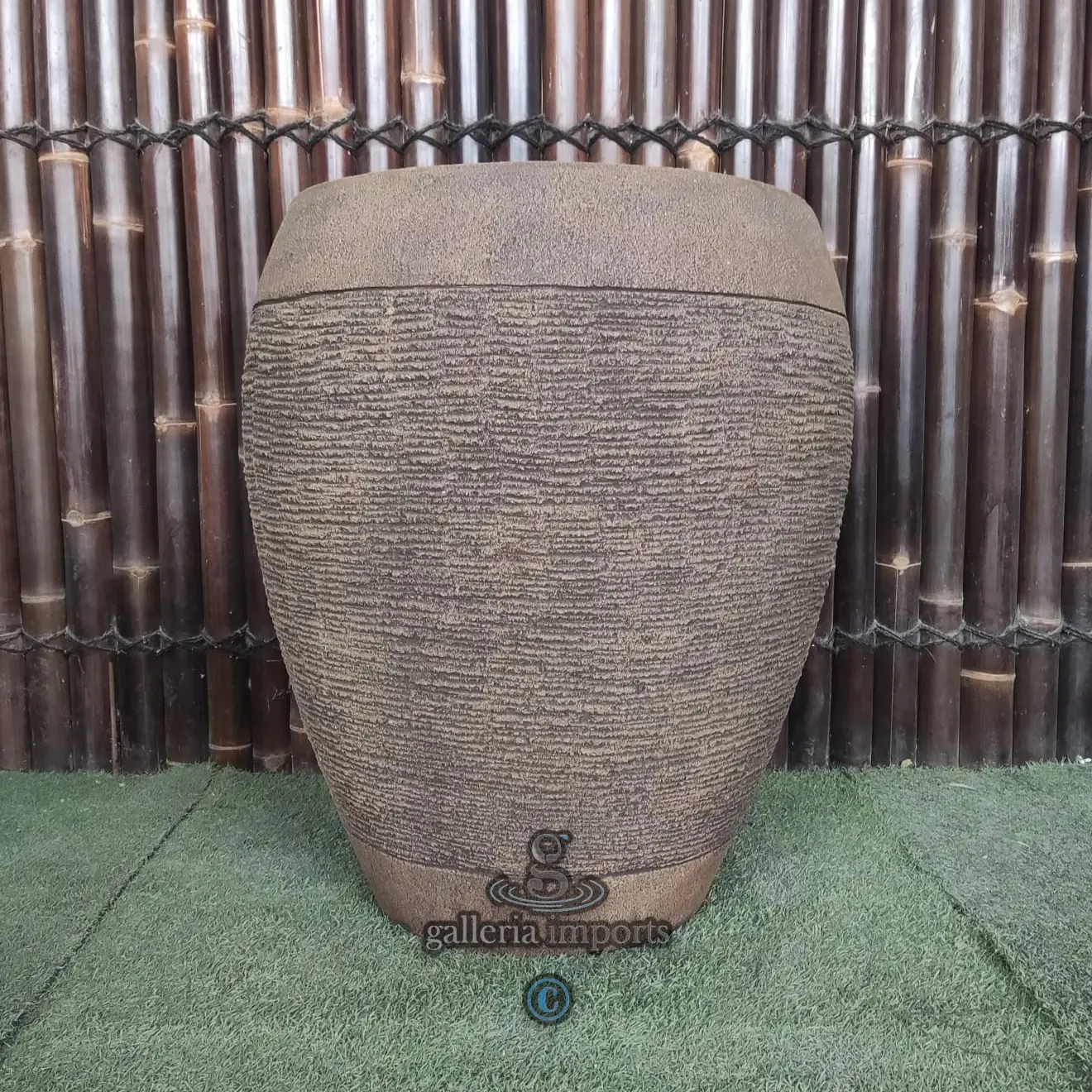 Extra Large Concrete Gentong Pots - Galleria Import US: Trusted Supplier for Outdoor Decor & Garden Water Fountains in Wellington, Auckland, Christchurch, Wellington